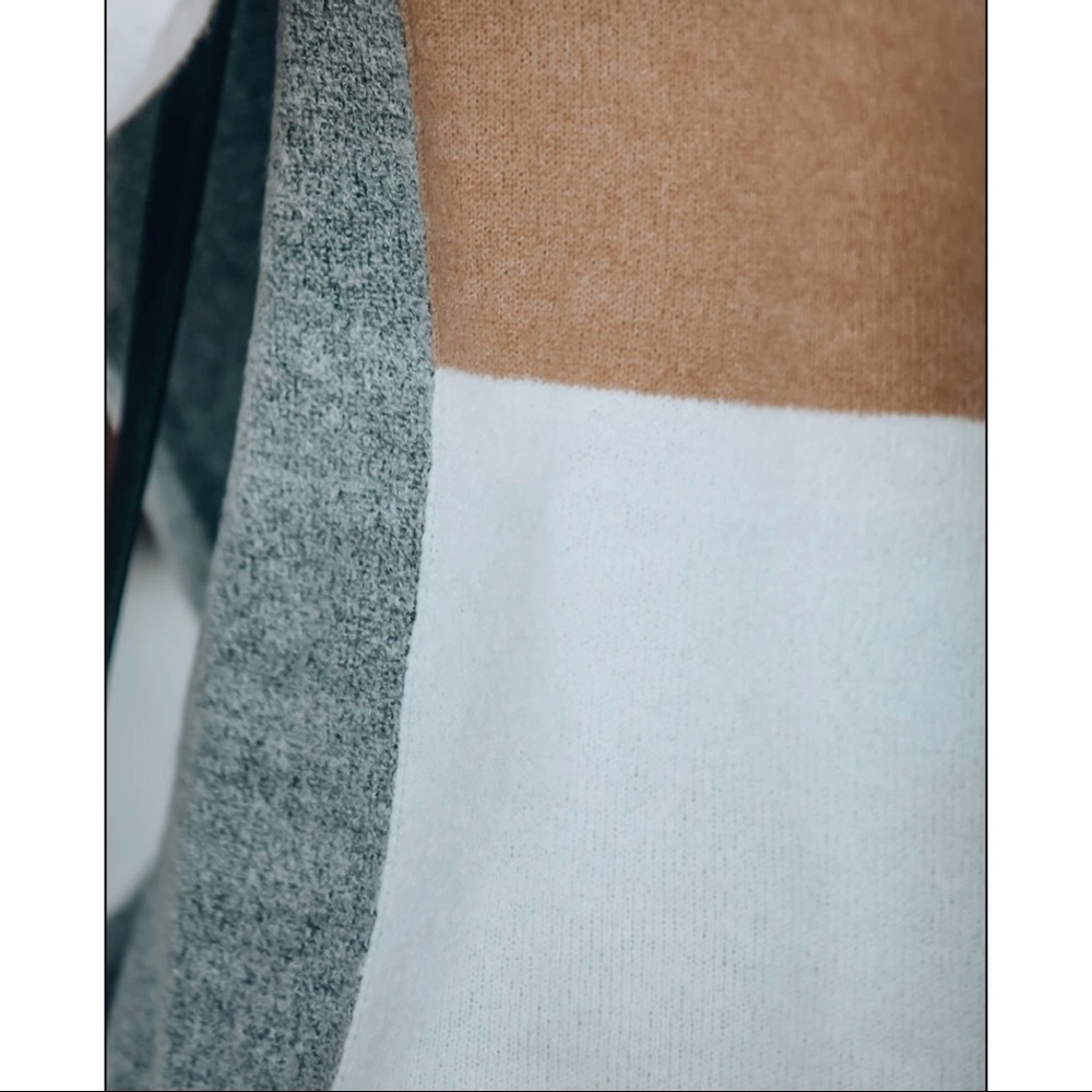 FLASH SALE -WANNA BE YOURS COLORBLOCK KNIT SWEATER - Picture 6 of 9